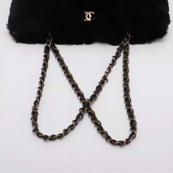 Chanel Black Rabbit Fur Shoulder Bag in like new condition - Picture 5 of 12